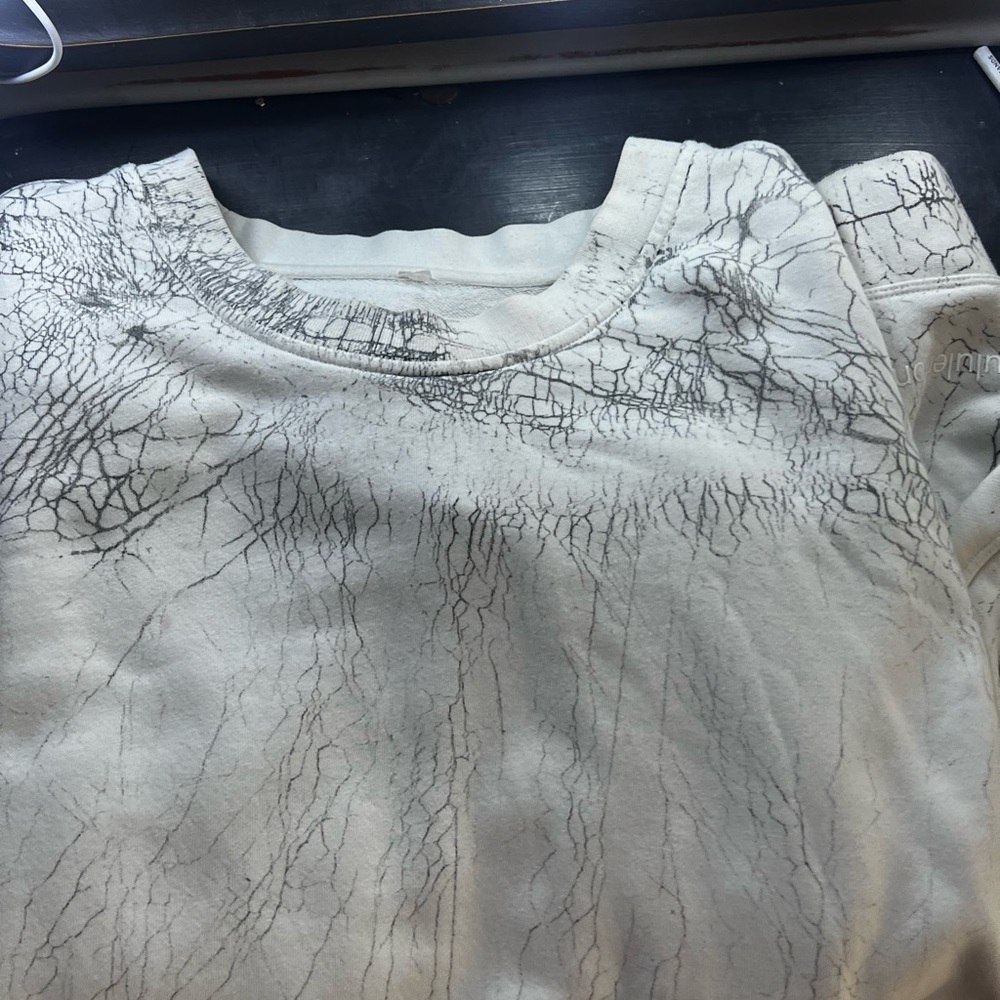 lululemon athletica Gray Crackle Pattern Top